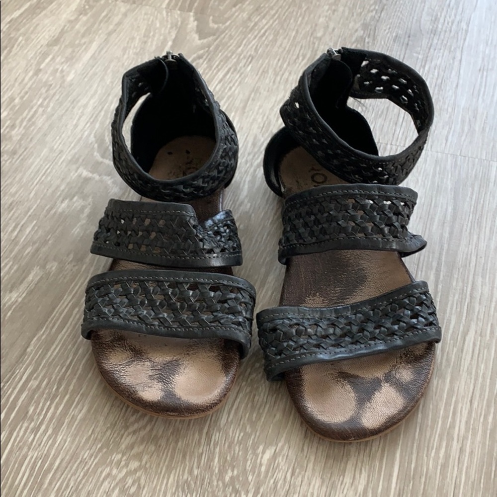 Roan sandal